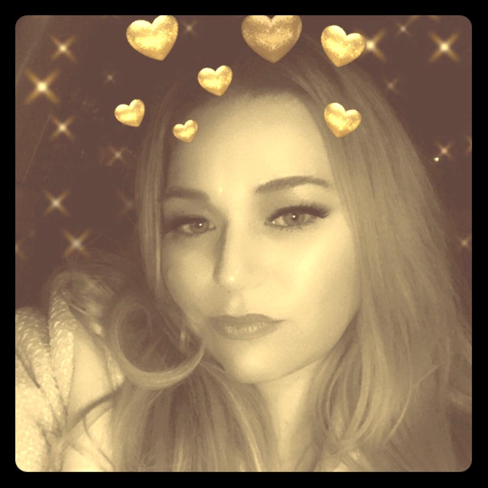 Meet your Posher, Leeann